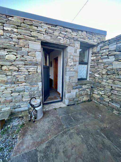Apartment Clarefornia Stone Shed *